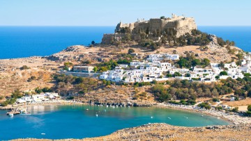 Lindos: The emblematic village of Rhodes with the ancient Acropolis and the enchanting beaches