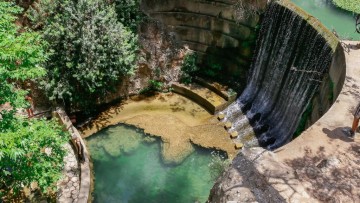 Το τούνελ της Ρόδου που σε ταξιδεύει σε μια άλλη εποχή