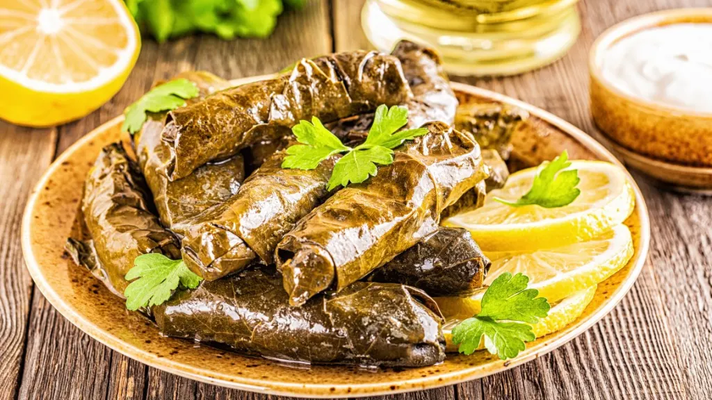 Ροδίτικα  γιαπράκια ( Ντολμαδάκια )