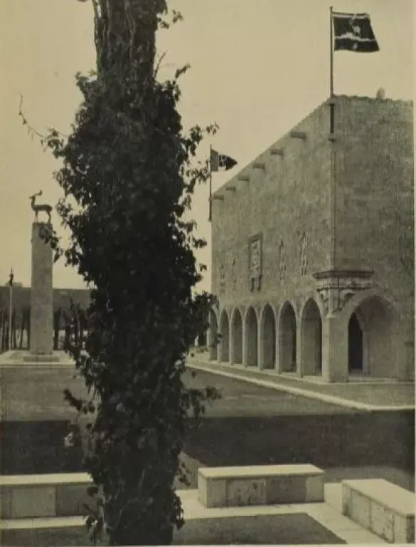 Το σπίτι της Λίνδου και το Rhodes Pavilion του Mostra d'Oltremare στη Νάπολη . Όταν οι Ιταλοί αντέγραψαν την αρχιτεκτονική της Ρόδου. 