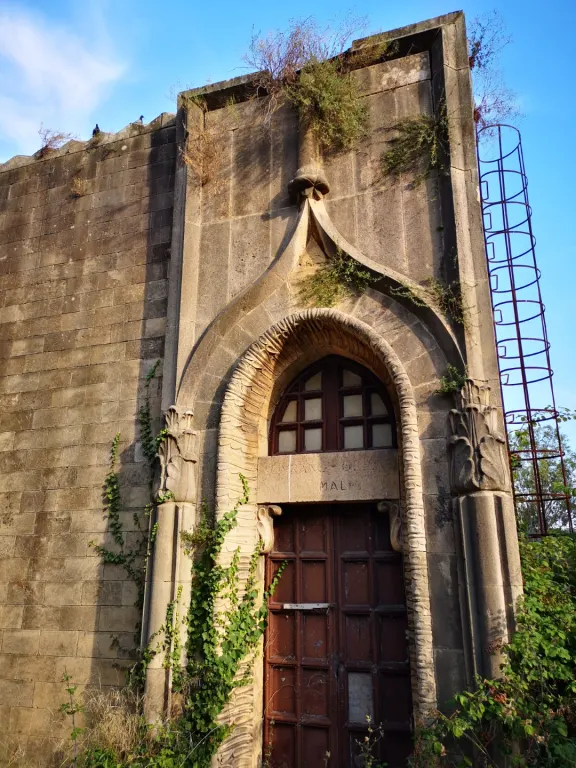 Το σπίτι της Λίνδου και το Rhodes Pavilion του Mostra d'Oltremare στη Νάπολη . Όταν οι Ιταλοί αντέγραψαν την αρχιτεκτονική της Ρόδου. 