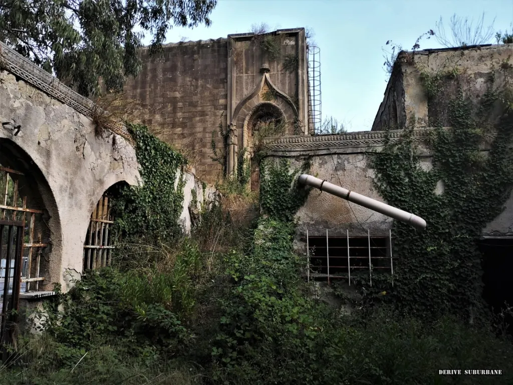 Το σπίτι της Λίνδου και το Rhodes Pavilion του Mostra d'Oltremare στη Νάπολη . Όταν οι Ιταλοί αντέγραψαν την αρχιτεκτονική της Ρόδου. 