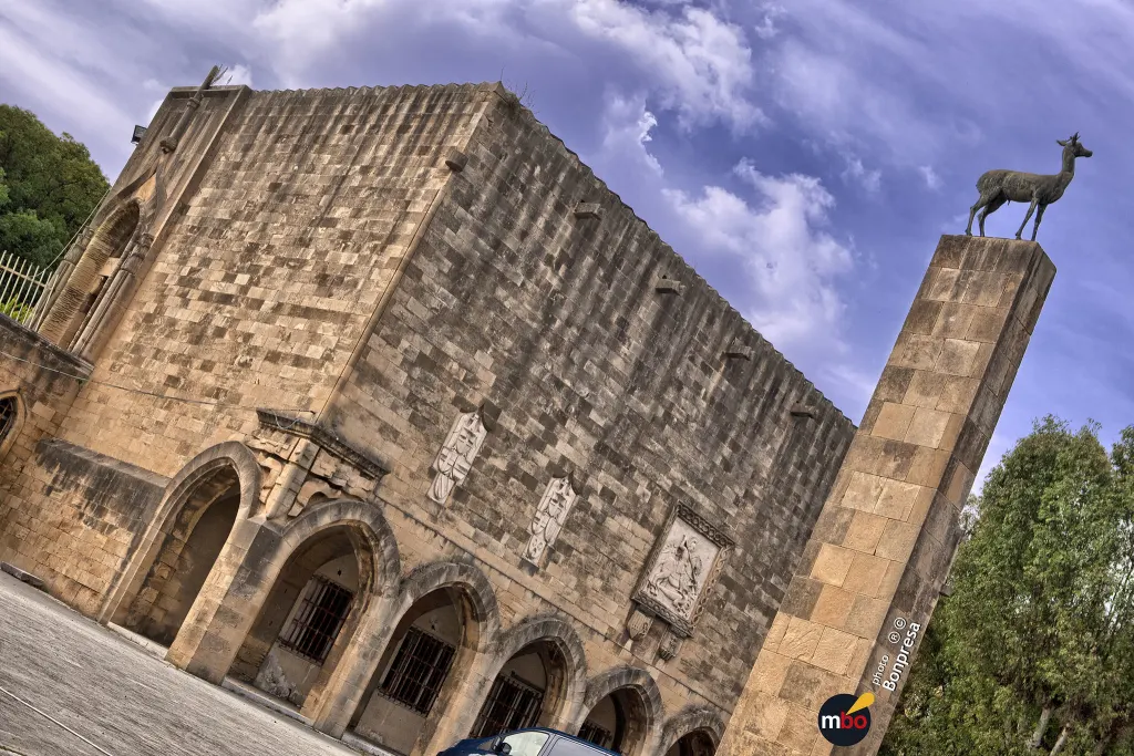 Το σπίτι της Λίνδου και το Rhodes Pavilion του Mostra d'Oltremare στη Νάπολη . Όταν οι Ιταλοί αντέγραψαν την αρχιτεκτονική της Ρόδου. 