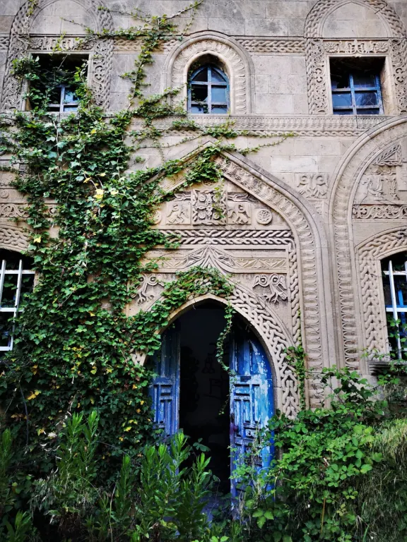 Το σπίτι της Λίνδου και το Rhodes Pavilion του Mostra d'Oltremare στη Νάπολη . Όταν οι Ιταλοί αντέγραψαν την αρχιτεκτονική της Ρόδου. 