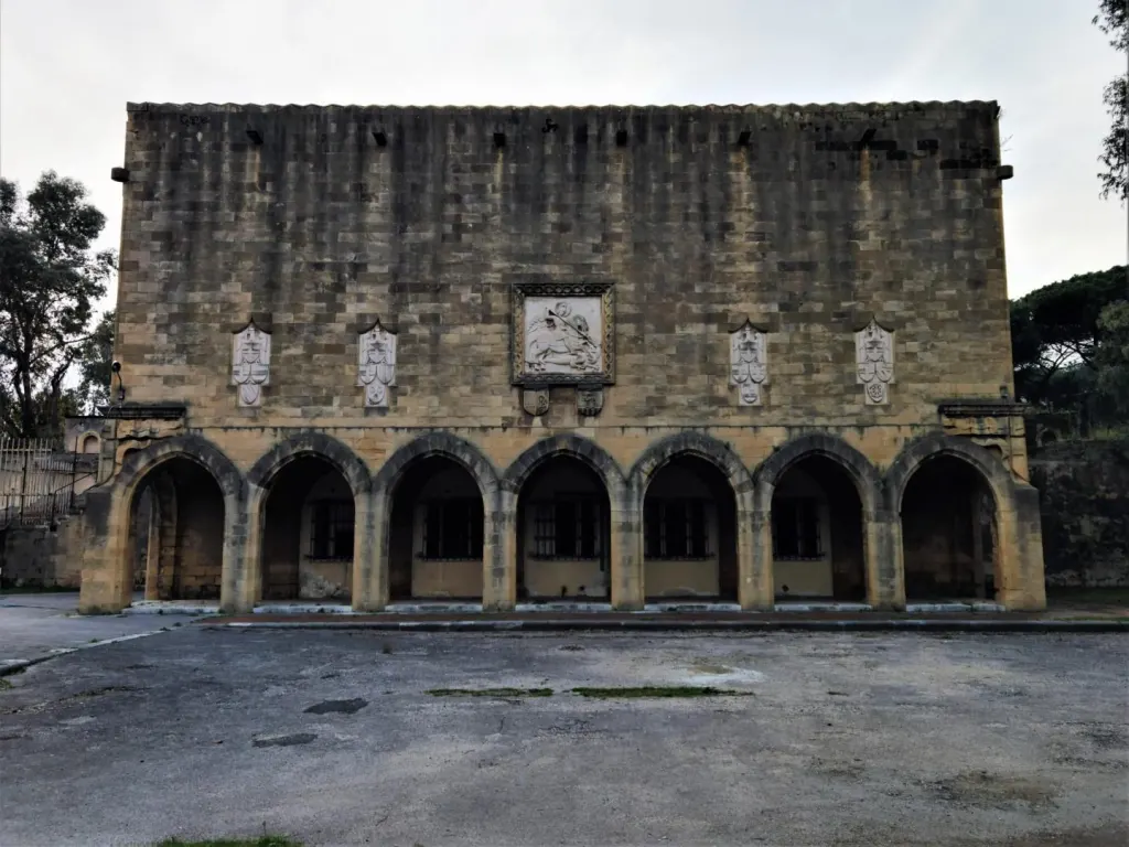 Το σπίτι της Λίνδου και το Rhodes Pavilion του Mostra d'Oltremare στη Νάπολη . Όταν οι Ιταλοί αντέγραψαν την αρχιτεκτονική της Ρόδου. 