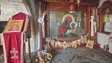 Τσαμπίκα: Η Παναγιά που χαρίζει τη μητρότητα