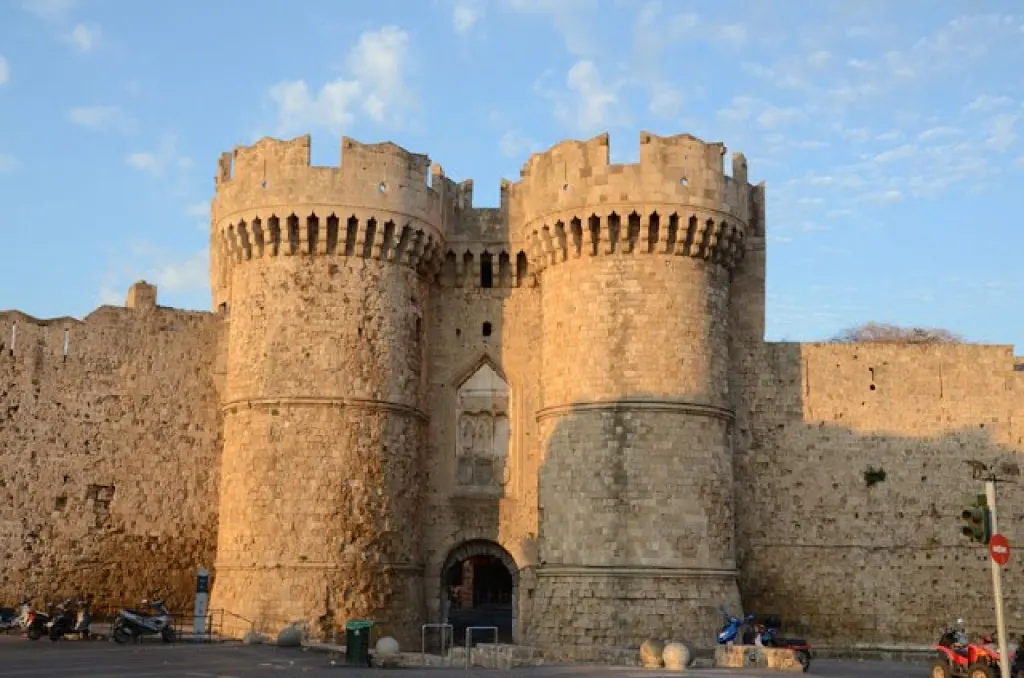 Marine Gate (Pyli Thalassini)