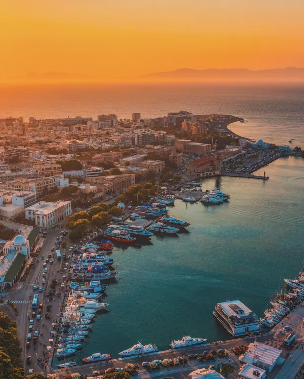 Λουκάς Γιασιράνης : Ο αεροναυπηγός που «Ξεκλειδώνει» το φως του Αιγαίου.